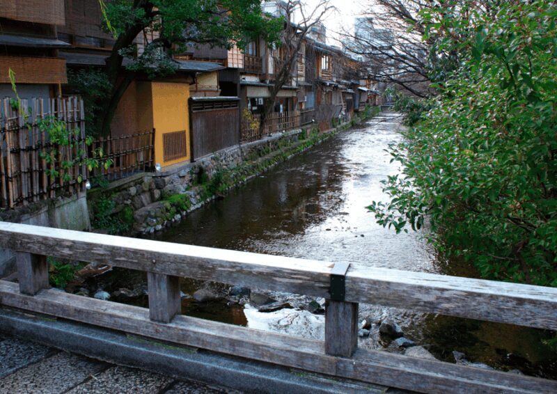 Gion Walking Tour, Geisha Show and Japanese Game in Kyoto - What’s the Value?