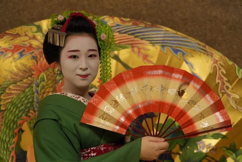 Gion Walking Tour, Geisha Show and Japanese Game in Kyoto - Who Should Consider This Tour?