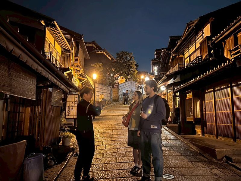 Gion & Yasaka Pagoda Small-Group Walking Tour - Should you book the Gion and Yasaka Pagoda walk?