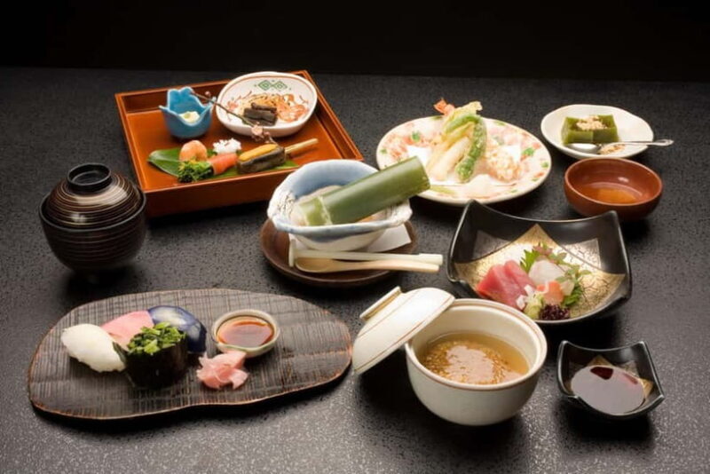 Gion:Kyoto Kaiseki & Cultural Dining Reservation at Hanasaki - The Dining Atmosphere and Service
