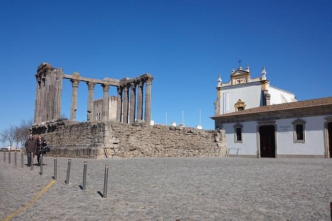 Giraldo Square and City Center Walking Tour of Évora - UNESCO World Heritage-listed Sites