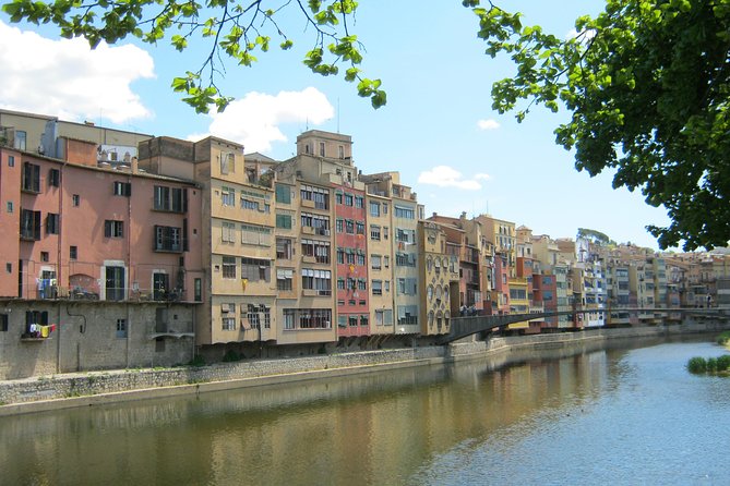 Girona and Montserrat Guided Day Tour From Barcelona - Positive Reviews