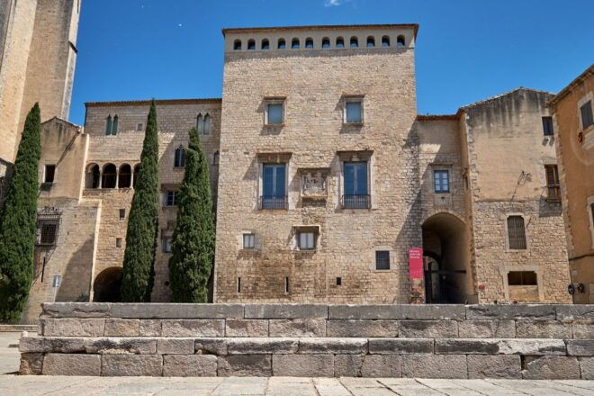 Girona Art Museum: Skip-the-Line Entry Ticket & Audio Guide - Museum Overview
