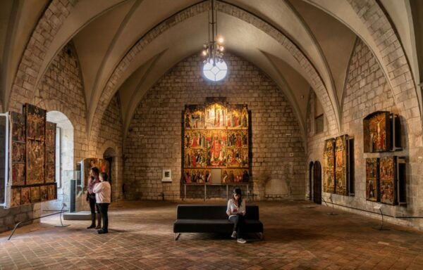 Girona Art Museum: Skip-the-Line Entry Ticket & Audio Guide - Audio Guide Languages