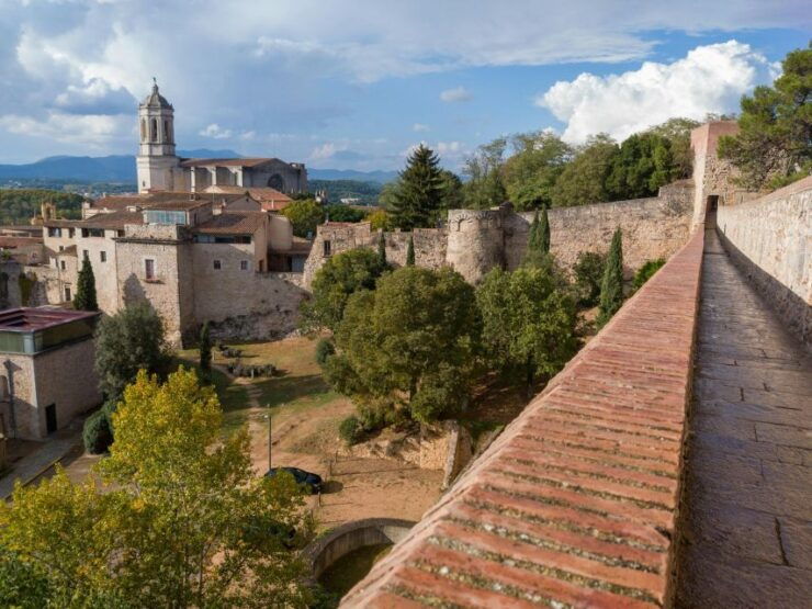 Girona: Essential Audio Tour at Your Own Pace - Tour Details