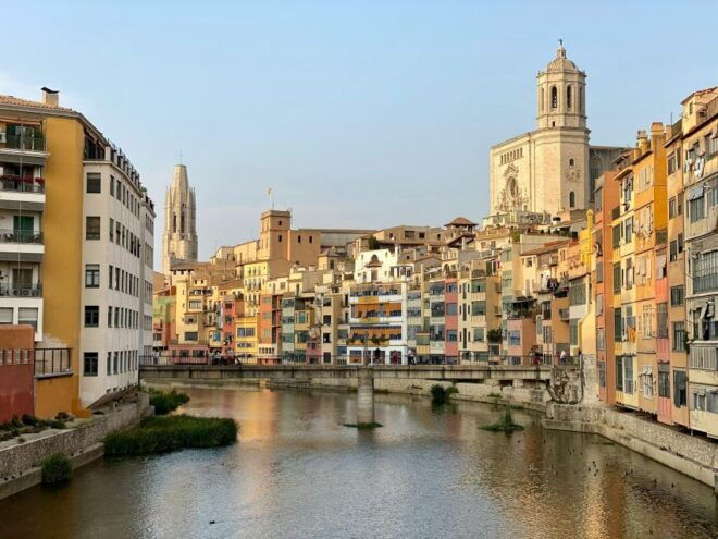 Girona: Essential Audio Tour at Your Own Pace - Tour Itinerary