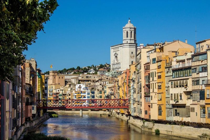 Girona, Figueres, and Dali Museum Full-Day Tour from Barcelona - One day, two very different Catalan stops