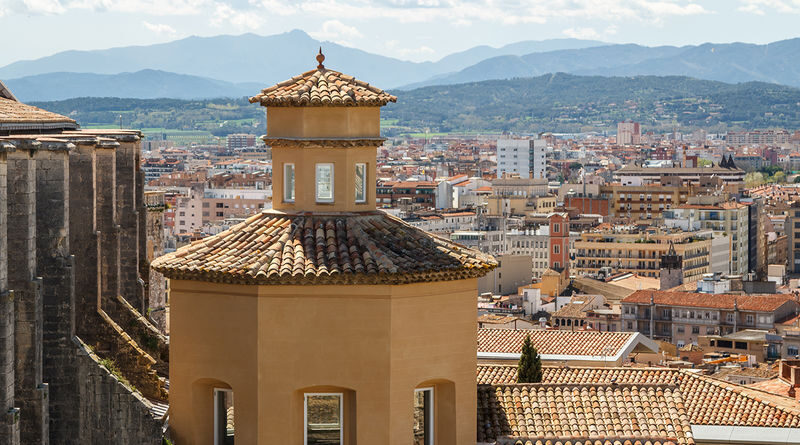 Girona Full Day Tour from Barcelona with Optional Cathedral Tickets - Game of Thrones locations in a real city