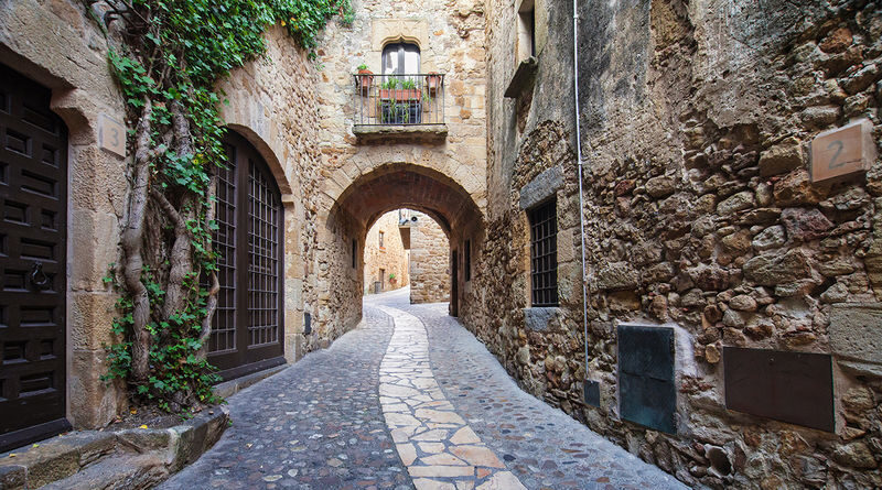 Girona Full Day Tour from Barcelona with Optional Cathedral Tickets - Cathedral visits, food, and free-time choices