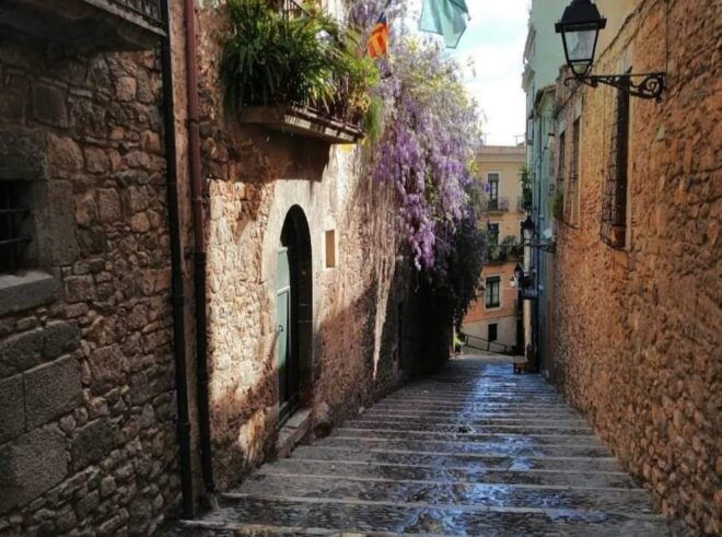 Girona: Game of Thrones Small Group Tour - Explore the Old Quarter of Girona