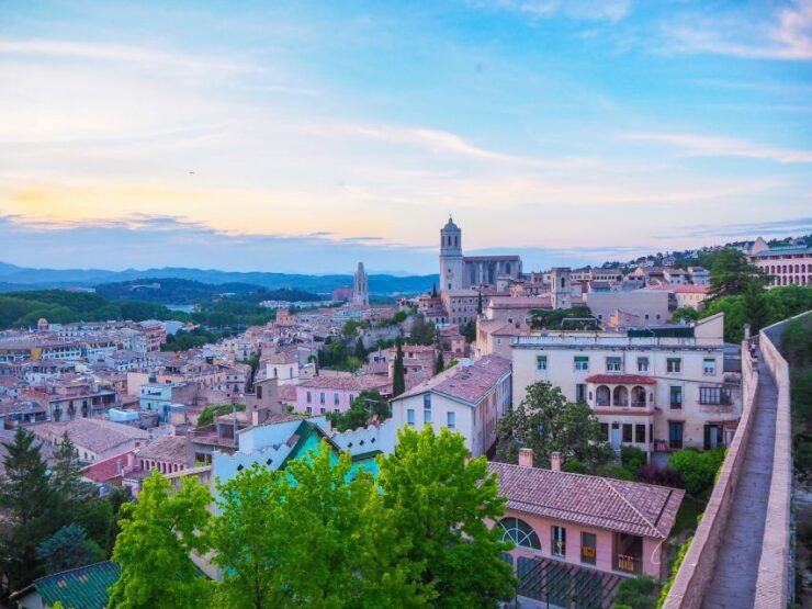Girona: Guided 2-Hour Walking Tour With Food Tasting - Good To Know