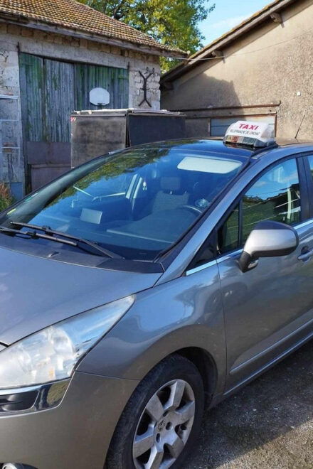 Gironde and Dordogne: Private Transfer Service - Tour Packages