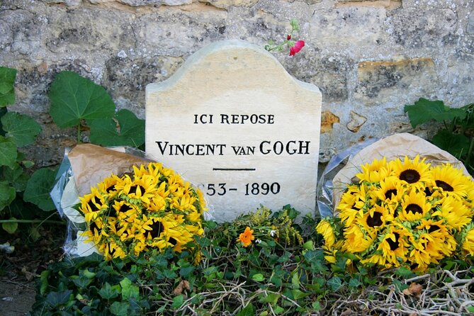 Giverny and Auvers Sur Oise Small Group Tour - Small Group Size for Personalized Experience