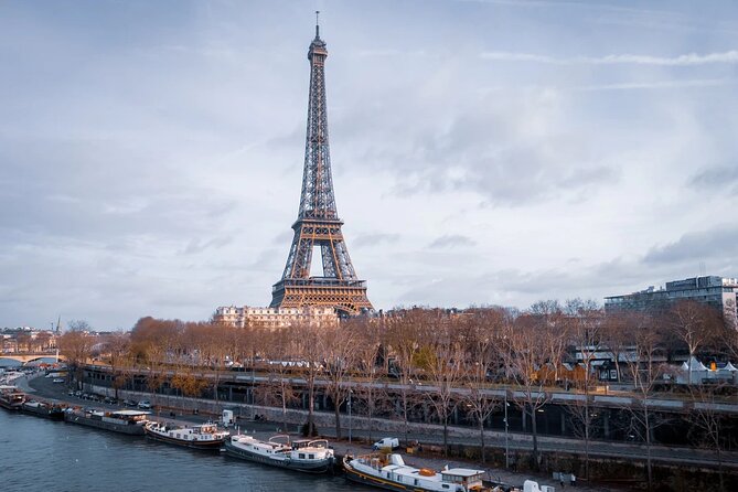 Giverny and Eiffel Tower Photoshoot With CDG Pick up and Drop - Inclusions