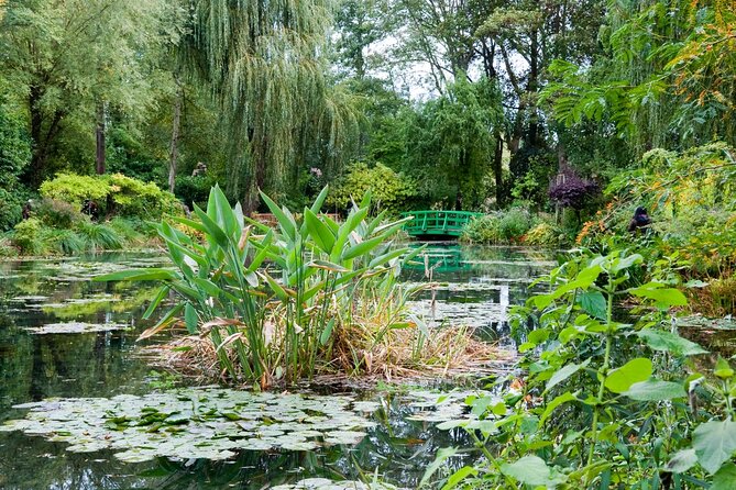 Giverny and Versailles Full Day Private Guided Tour Wih Hotel Pickup - Hotel Pickup and Drop-off