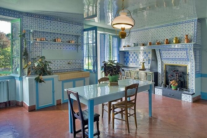 Giverny and Versailles Priority Access Guided Day Tour From Paris - Included Attractions