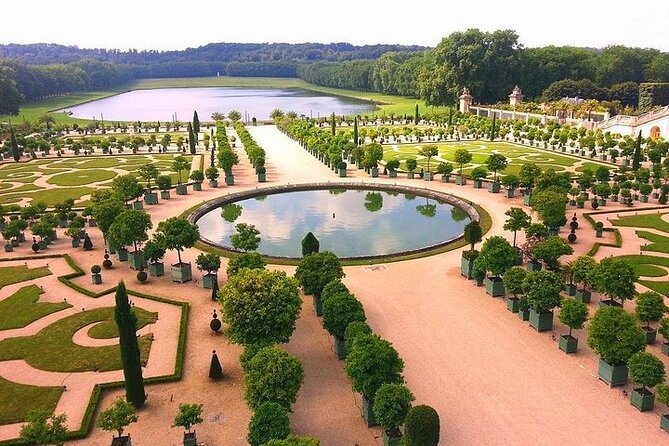Giverny and Versailles Priority Access Guided Day Tour From Paris - Accessibility and Services