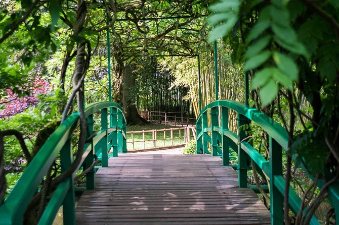 Giverny Half-Day Trip Small Group From Paris With Monet'S Gardens & Gravesite - Common Questions