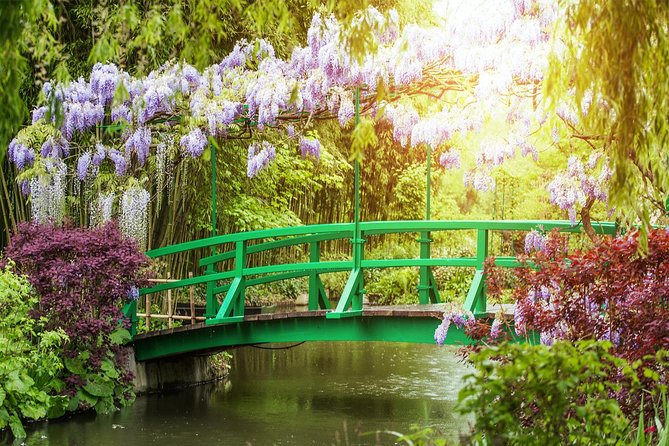 Giverny Monets Garden & Auvers-Sur-Oise With Van Gogh House Full Day From Paris - What to Expect on the Tour