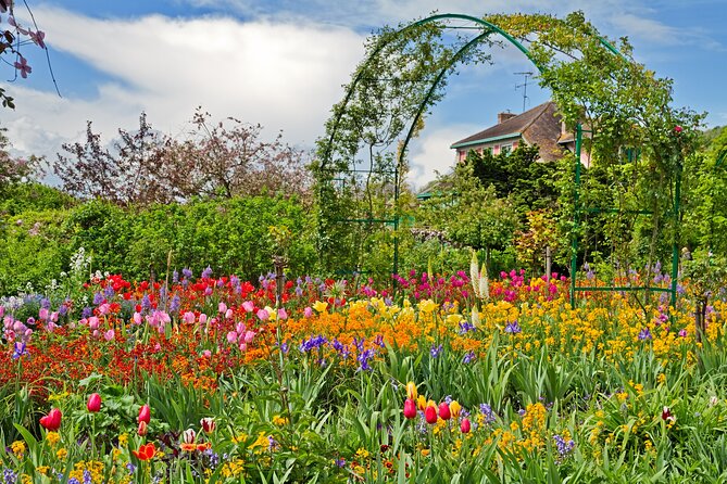 Giverny Monet'S House and Gardens Half Day Tour From Paris - Cancellation Policy