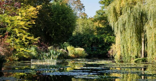 Giverny: Private Guided Walking Tour With Monets House - Experience Details