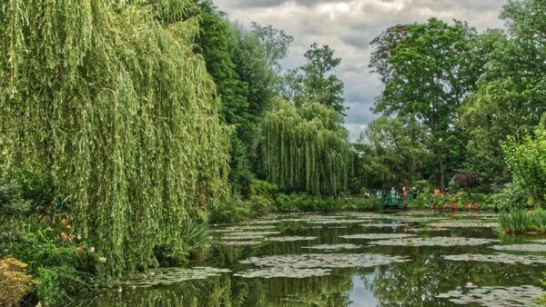 Giverny: Private Guided Walking Tour With Monets House - Booking and Cancellation Policy