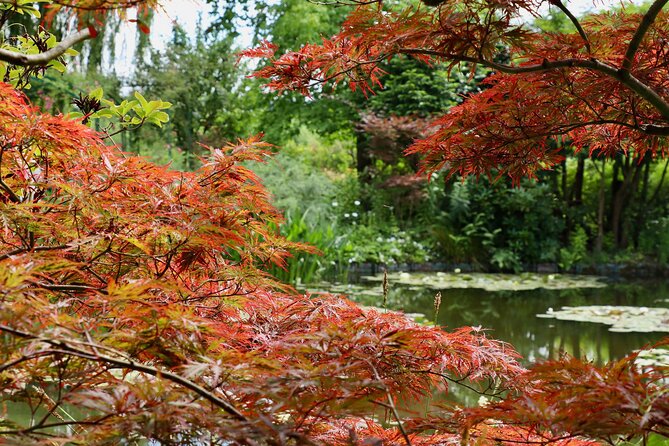 Giverny Versailles Trianon Small Group Trip by Minivan From Paris - Pricing and Guarantee