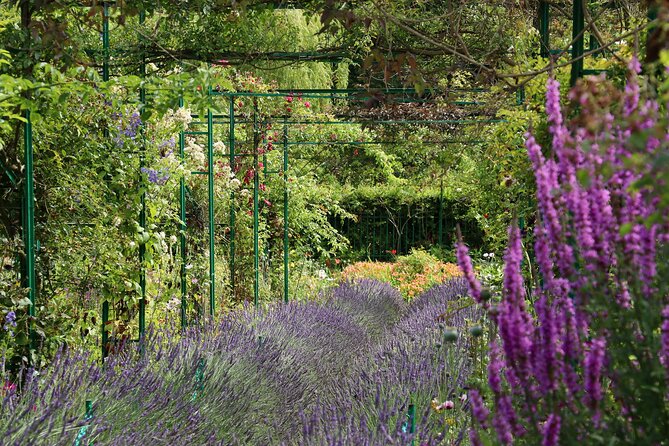 Giverny Versailles Trianon Small Group Trip by Minivan From Paris - Selecting Date and Travelers