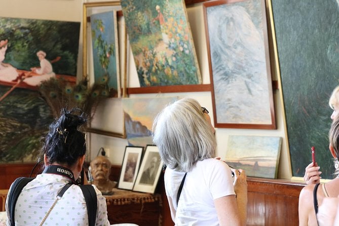 Givernys House & Gardens Plus Versailles Palace Day Trip With Lunch From Paris - Tour Logistics and Information