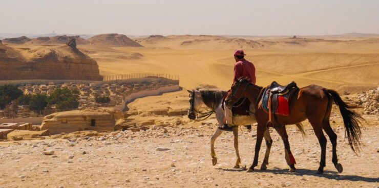 Giza: Arabian Horse Tour Around the Giza Pyramids - Experience Highlights