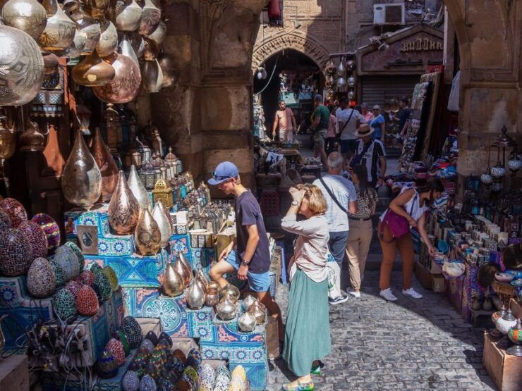 Giza: Female Guided Pyramids and Egyptian Museum Tour - Tour Experience