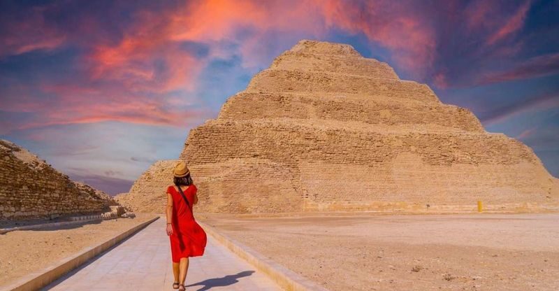 Giza Pyramids, Memphis, Dahshur and Saqqara Day Tour - Lunch, transport and the pace of the day