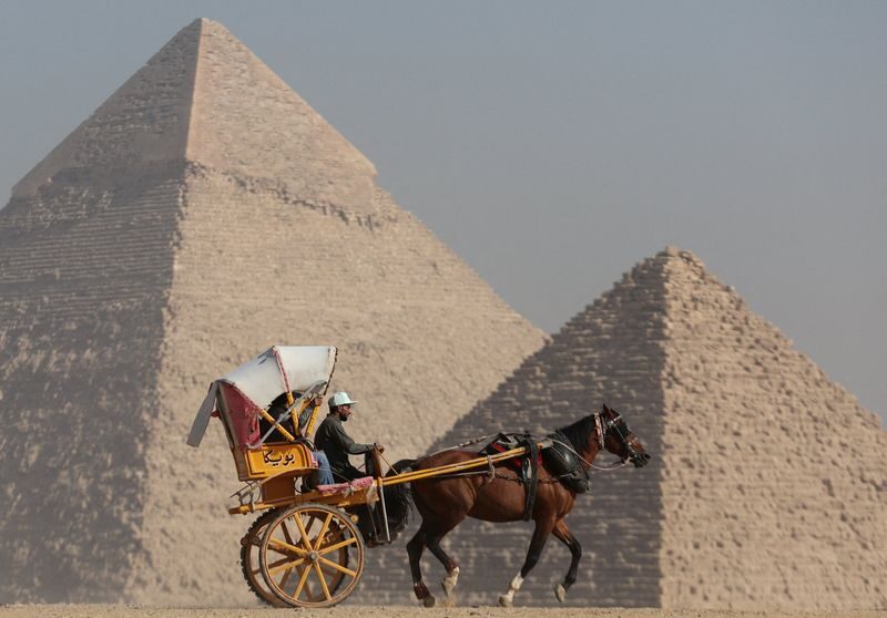 Giza Pyramids, Saqqara and Memphis Private Day Tour in Cairo - Lunch, drinks and the real cost