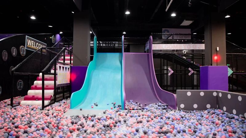 Gjump Trampoline Park - Choosing between a night ticket and an all-day ticket