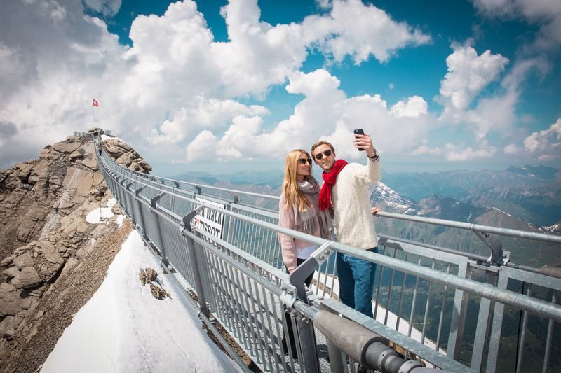 Glacier 3000 and Montreux Day Tour with Transport - Dress for a mountain, not a Geneva forecast