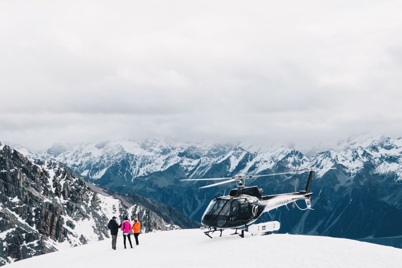 Glacier Highlights Flight Experience in Mount Cook - The mountain sights: lake, icefall, and Aoraki