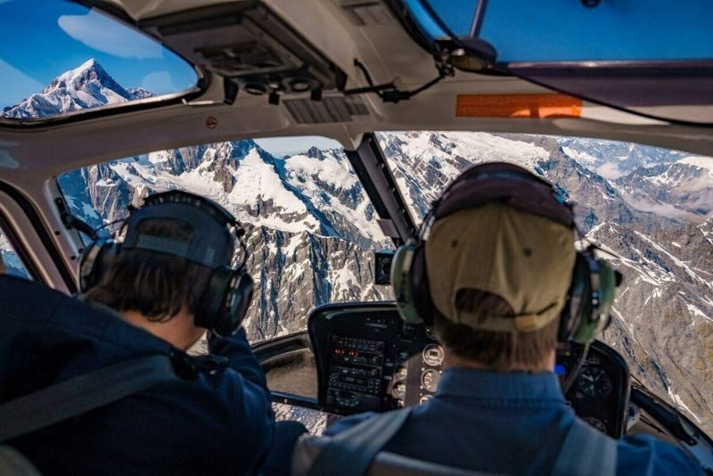 Glacier Highlights Flight Experience in Mount Cook - The snow landing: a short stop with a big payoff