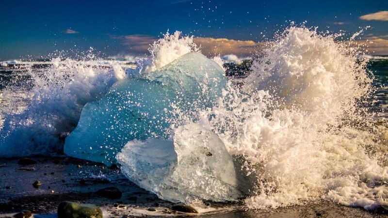 Glacier Lagoon and northern lights tour from Reykjavik - Waterfalls, church views and roadside stops
