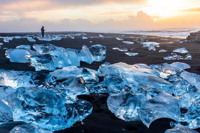 Glacier Lagoon - Private - Minimum Traveler Requirement