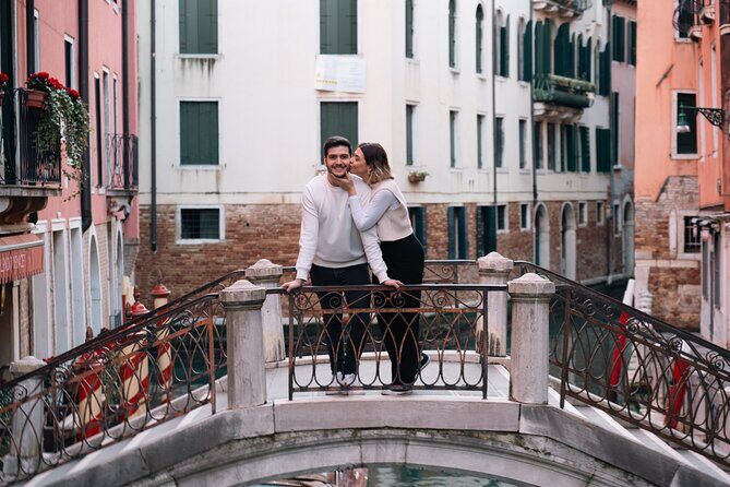 Glam photoshoot in hidden Venice! (up to 4) - FAQs