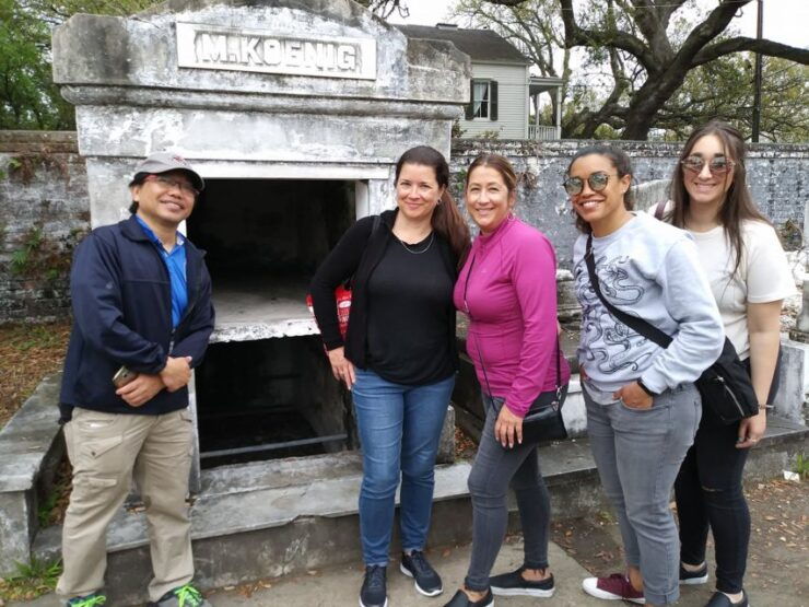 Glamorous Garden District Tour - Booking Information