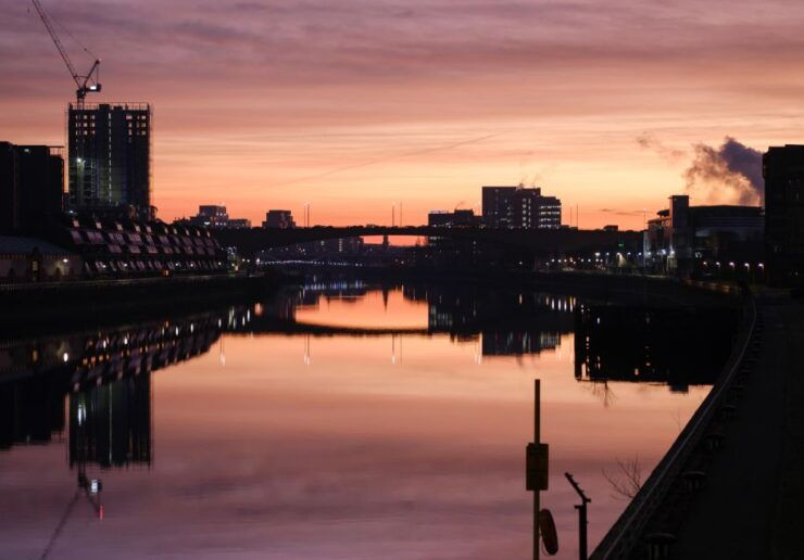 Glasgow: Express Walk With a Local in 15 Minutes - Tour Overview