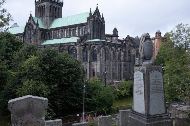 Glasgow: Ghouls, Ghosts & Gruesome Tales Guided Walking Tour - Tales of Grave Robbers and Witch Trials