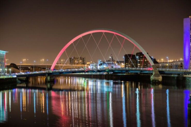 Glasgow: Private Custom Tour With a Local Guide - Guides and Languages