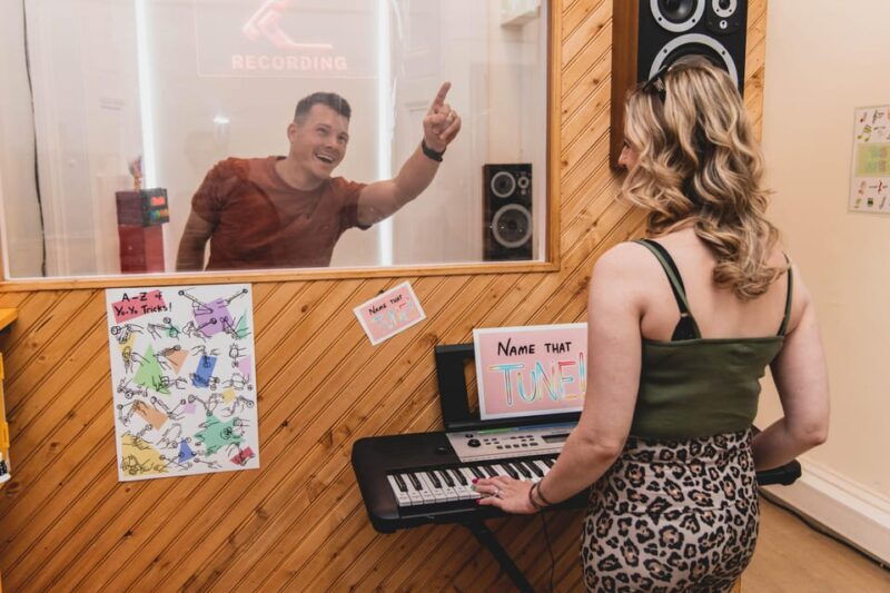 Glasgow: Stuck in the 90s... A Nostalgic Musical Escape Room - Good To Know