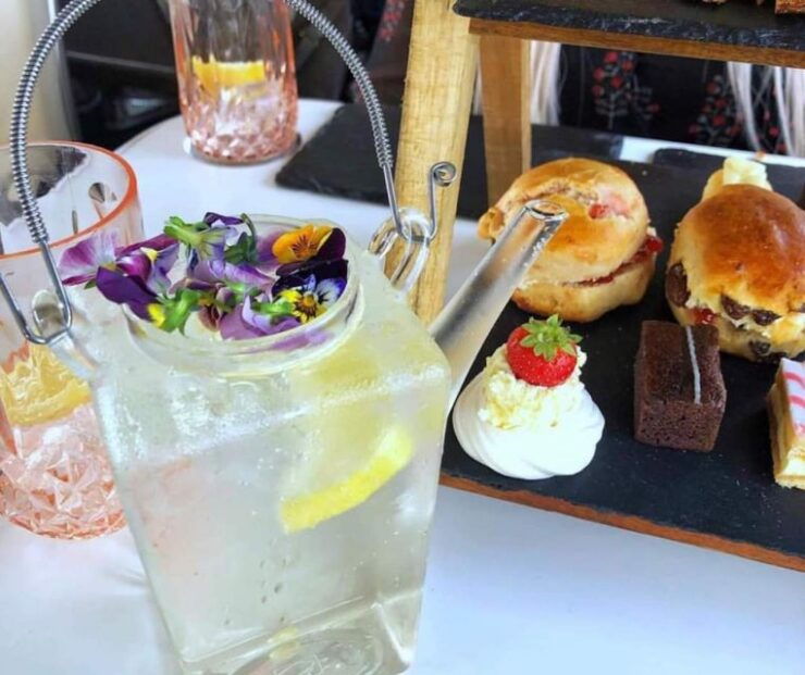 Glasgow: Vintage Bus Tour With Afternoon Tea or Gin - Experience Highlights