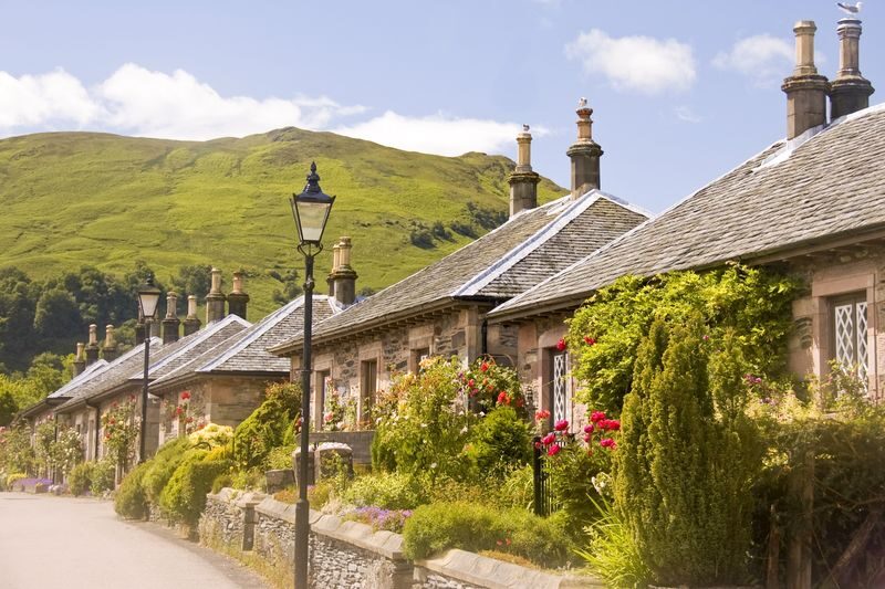 Glasgow West Highlands Full-Day Historical Tour - Kilchurn Castle and the waters around Loch Awe