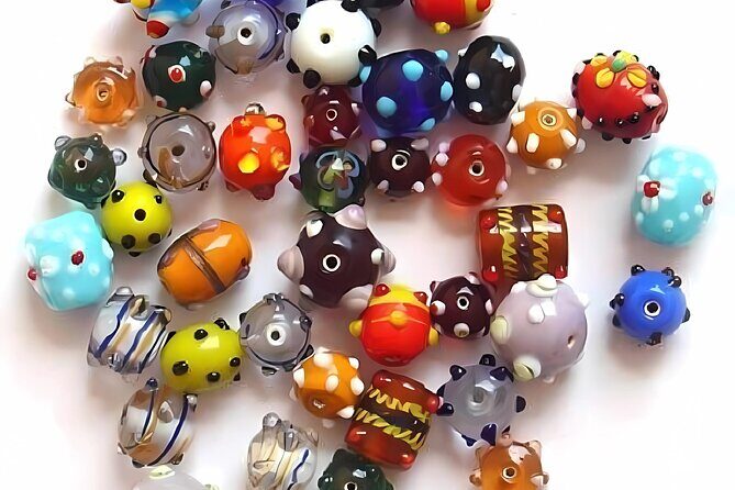 Glass Melting and Shaping with Flame with the Senior Glass Master - The Final Touches and Takeaway