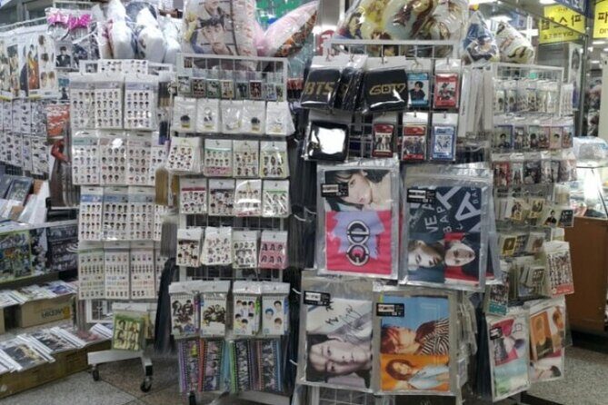 Global Kpop fan Mingling Tour with Young tour guide - Transportation & Group Size