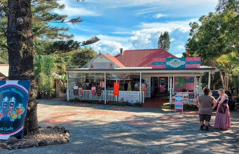 Glow Worms and Mount Tamborine Day Tour - From Gold Coast pickup to Tamborine Mountain